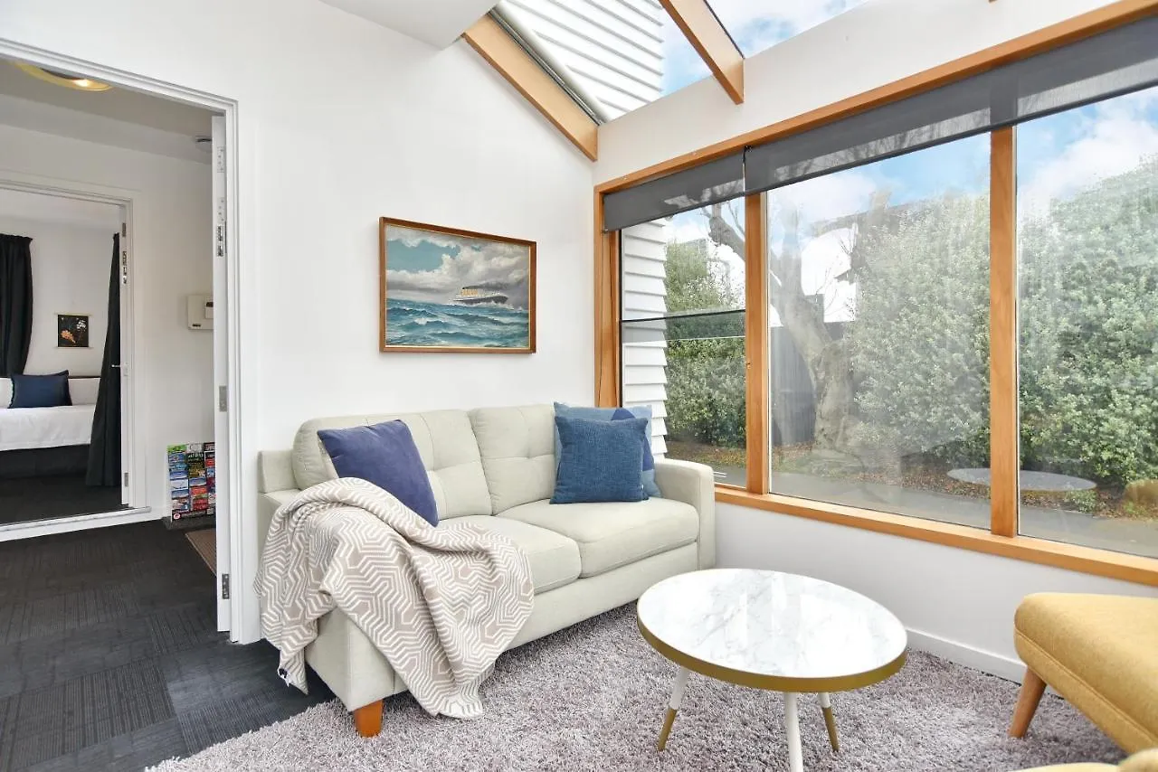 Whitmore- Classic Villa - Christchurch Holiday Homes