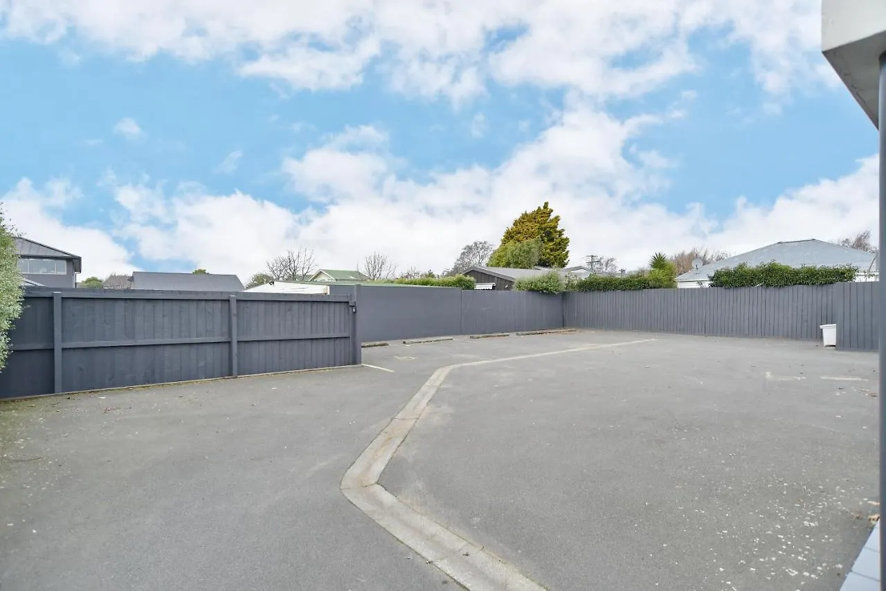 Whitmore- Classic Villa - Christchurch Holiday Homes
