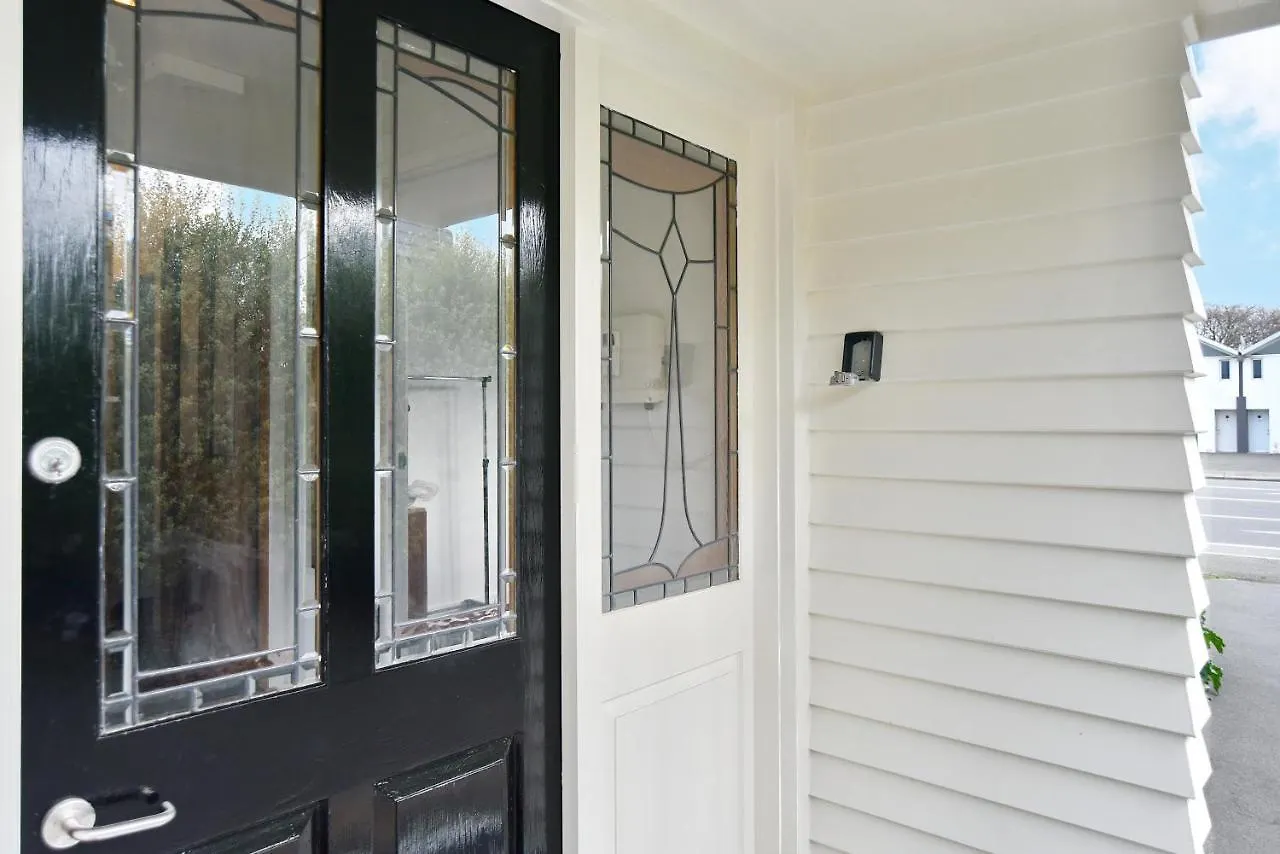 Whitmore- Classic Villa - Christchurch Holiday Homes