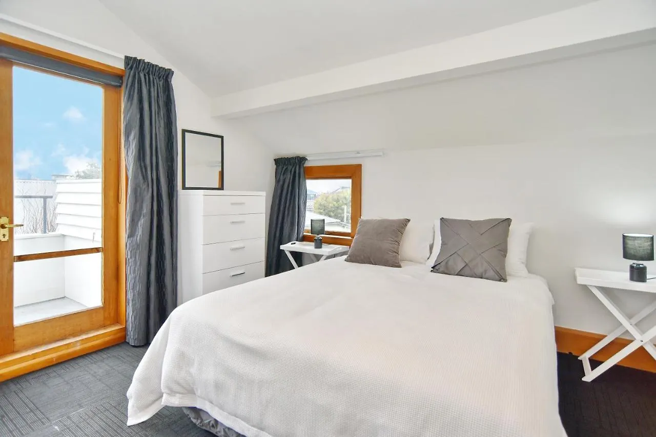 Whitmore- Classic Villa - Christchurch Holiday Homes ニュージーランド