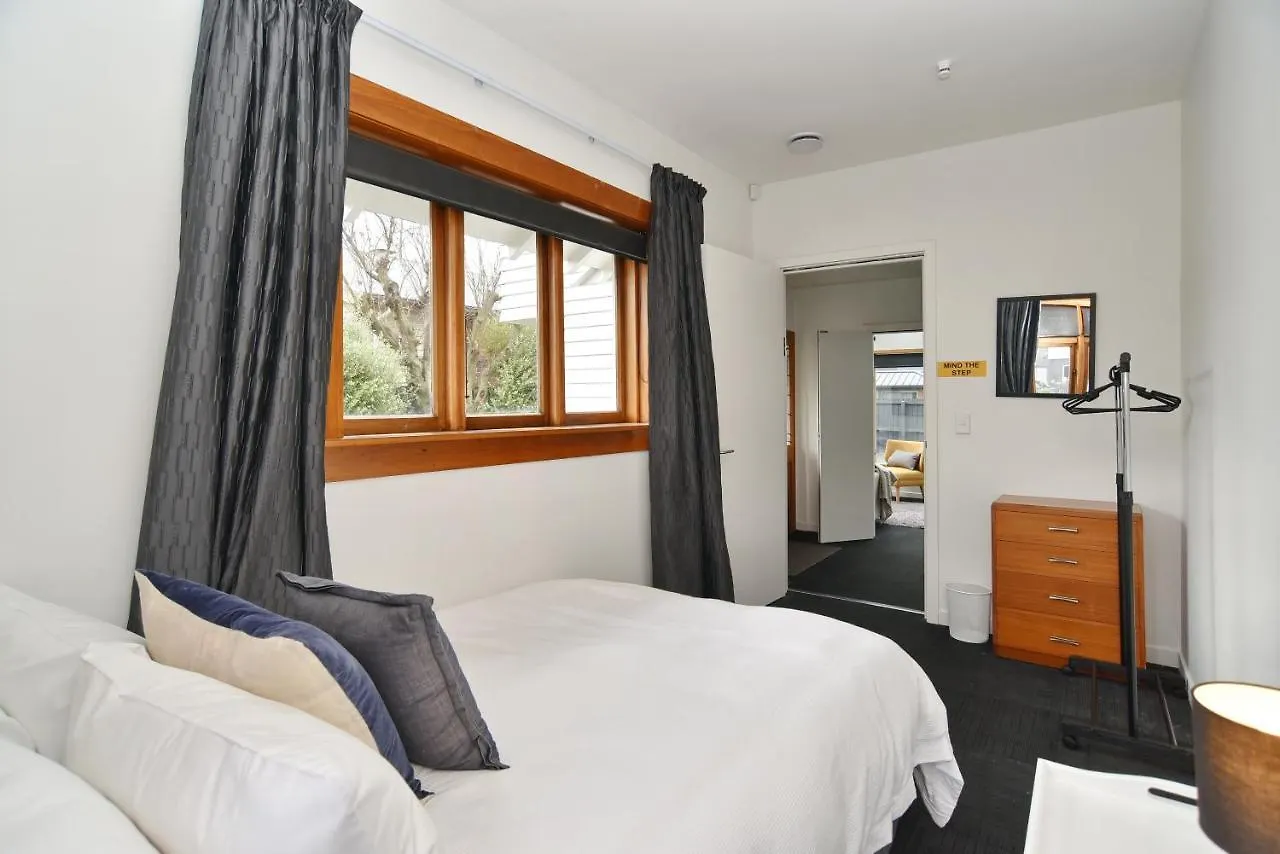 Whitmore- Classic Villa - Christchurch Holiday Homes